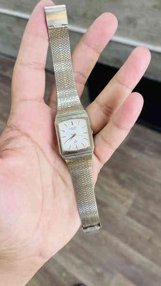 مجموعه ساعات اصليه ياباني استيراد خاص من اليابان 🇯🇵 طوكيو اسعار جداً مناسبه قطع باله اصلي 
السعر خاص او الاستفسار على الرقم واتساب 
***********
