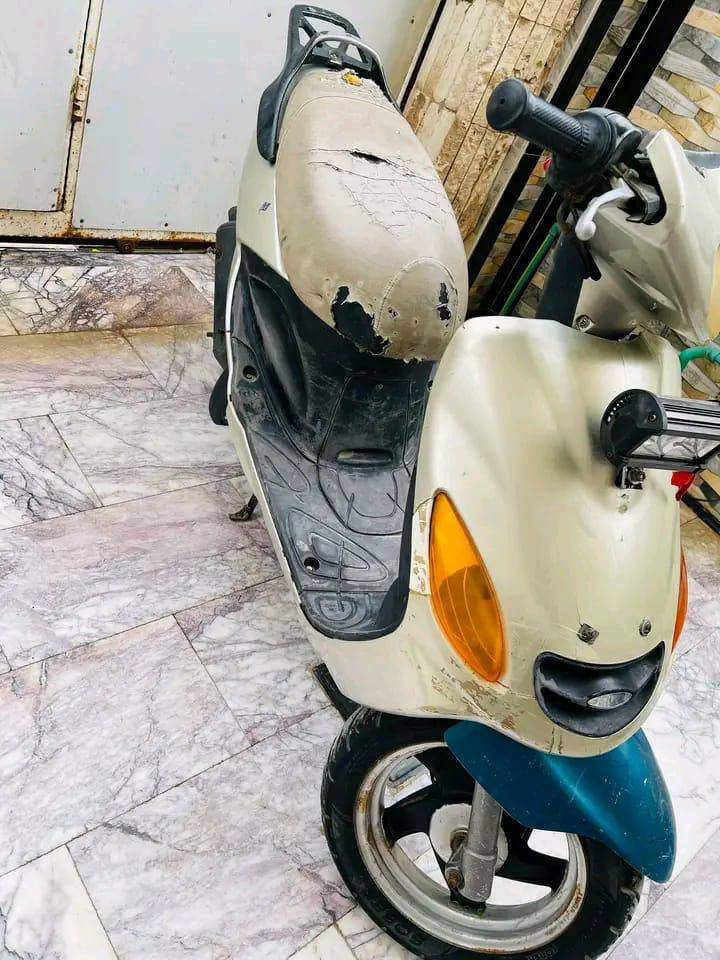 السلام عليكم دراجه لكزز  ياباني  للبيع
السعر ٣٥٠ ألف وبيها مجال الرقم. ***********
