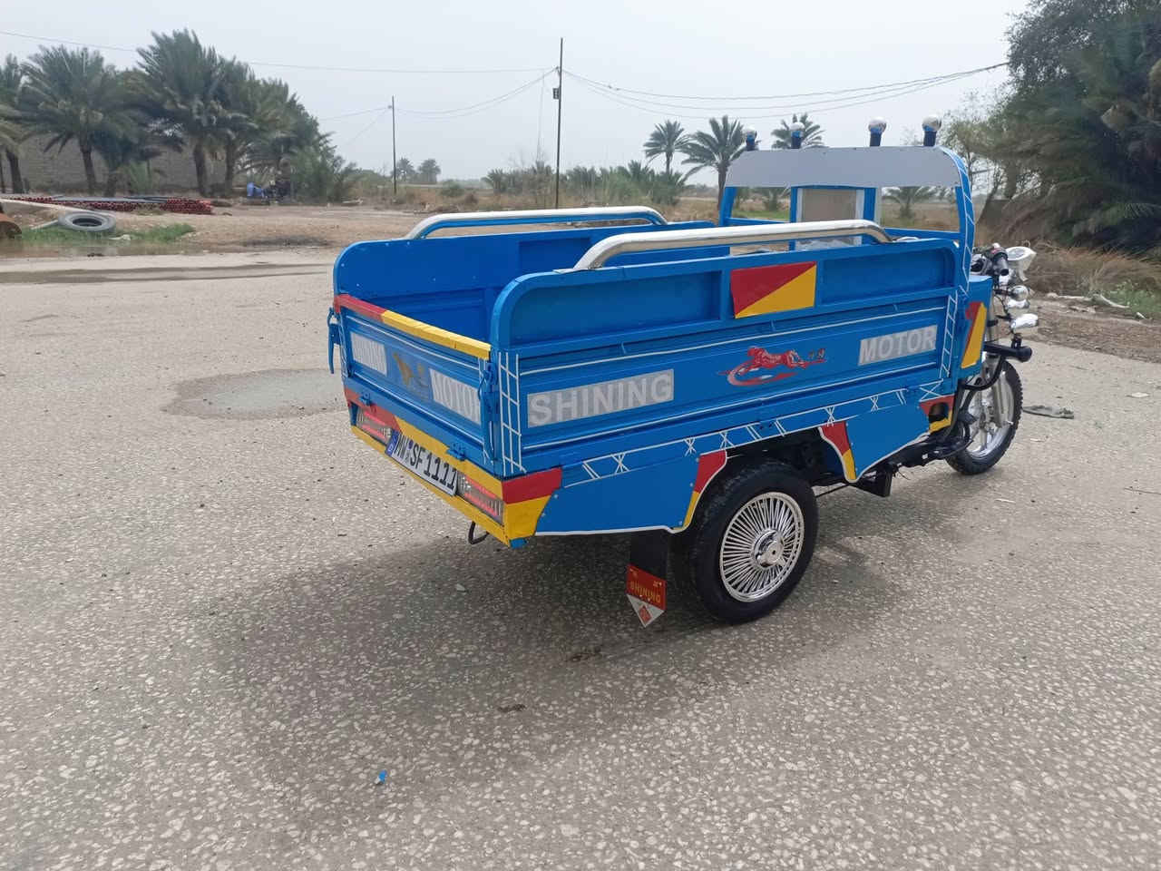 السلام عليكم ستوت للبيع موديل 21 ستوري حلوه وجاهزه كهرباء شغاله مقفوله شاصي رقبه اورق اصولي كان بابل الشوملي سعر 1450 وبيها مجال ***********
