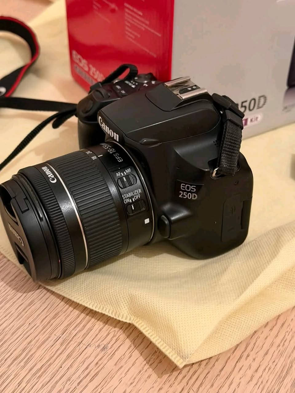 للبيع: كاميرا Canon EOS 250D (مثل الجديدة)
📸 دقة 24.1MP – تصوير فيديو 4K

🎥 شاشة لمس متحركة + تركيز سريع Dual Pixel AF

📱 Wi-Fi & Bluetooth – خفيفة وسهلة للفلوغ

📦 مع العدسة 18-55mm + بطارية وشاحن أصلي

🔹 الحالة: استخدام خفيف جدًا

💰 السعر: 450 ألف دينار

📍 الموقع: الموصل – قضاء سنجار 

📞 واتساب/اتصال: ***********
