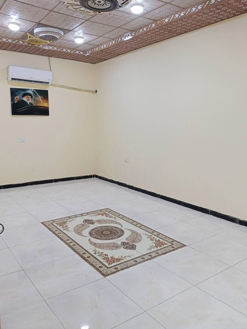 بيت طابو زراعي للبيع 

في قضاء ابو خصيب طريق الوسطي قرب مدرسة طيور الخصيب الاهلية 

مساحة البيت 200 متر 

يحتوي البيت على غرفتين ودوانية وصاله ومطبخ وحمام 

السعر 50 مليون

لاستفسار تواصل على رقم ***********
