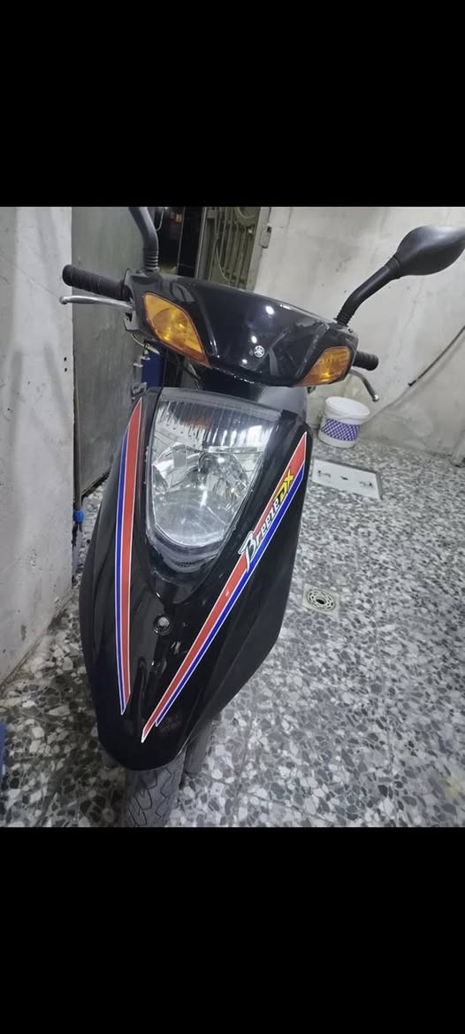 سلام عليكم دراجه بريز للبيع كامله مابيه نقص نكره سلف مكينه ناعمه السعر ٥٥٠ المكان الدوره الرقم ***********
