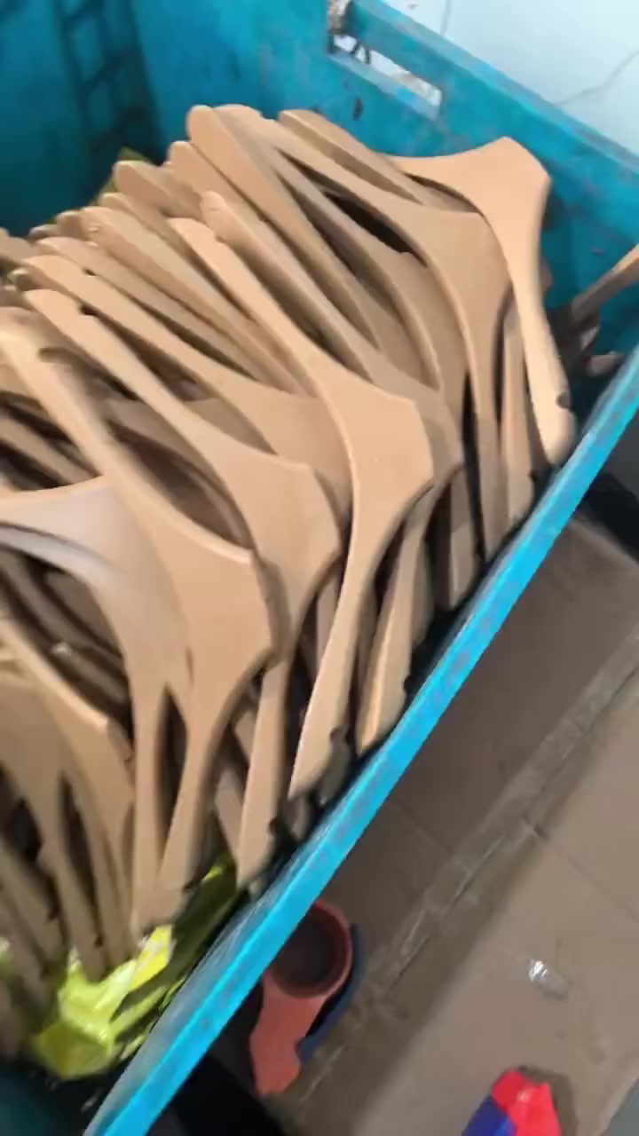 Plastic hangers(similar to wood hangers) manufacture,welcome inquire at WhatsApp/Wechat:0086-15713221088


**إذا كنت صاحب هذا الإعلان وتريد حذفه لأي سبب، رجاءا أرسل رسالة إلى الدعم الفني**