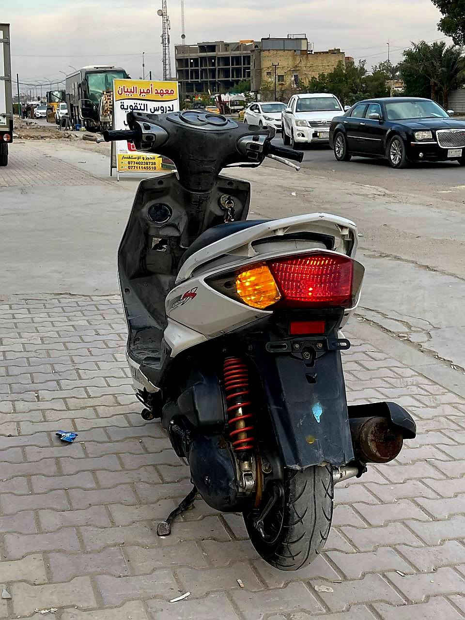 سلام عليكم اخوان
عندي دراجه سكنس فحل كابريتركابريتر الاصلي موتجاري تجي وشوف جديده مكينه لا مجفته ولاملعوب بيها الله شاهد دراجه اخذتها من شارع الضلال طلعتها بيدي من المعرض مو من بياع اوشراي الدراجه تايراتها جدد الدراجه عوزها بس تنظيف كابريتر سلف اشاير كهربائيات كلها شغاله  عنواني بغداد البلديات شارع المصرف وهذا رقمي *********** فقط واتساب وسعرها مناسب جداً خابرني وبيك خير وتدلل
