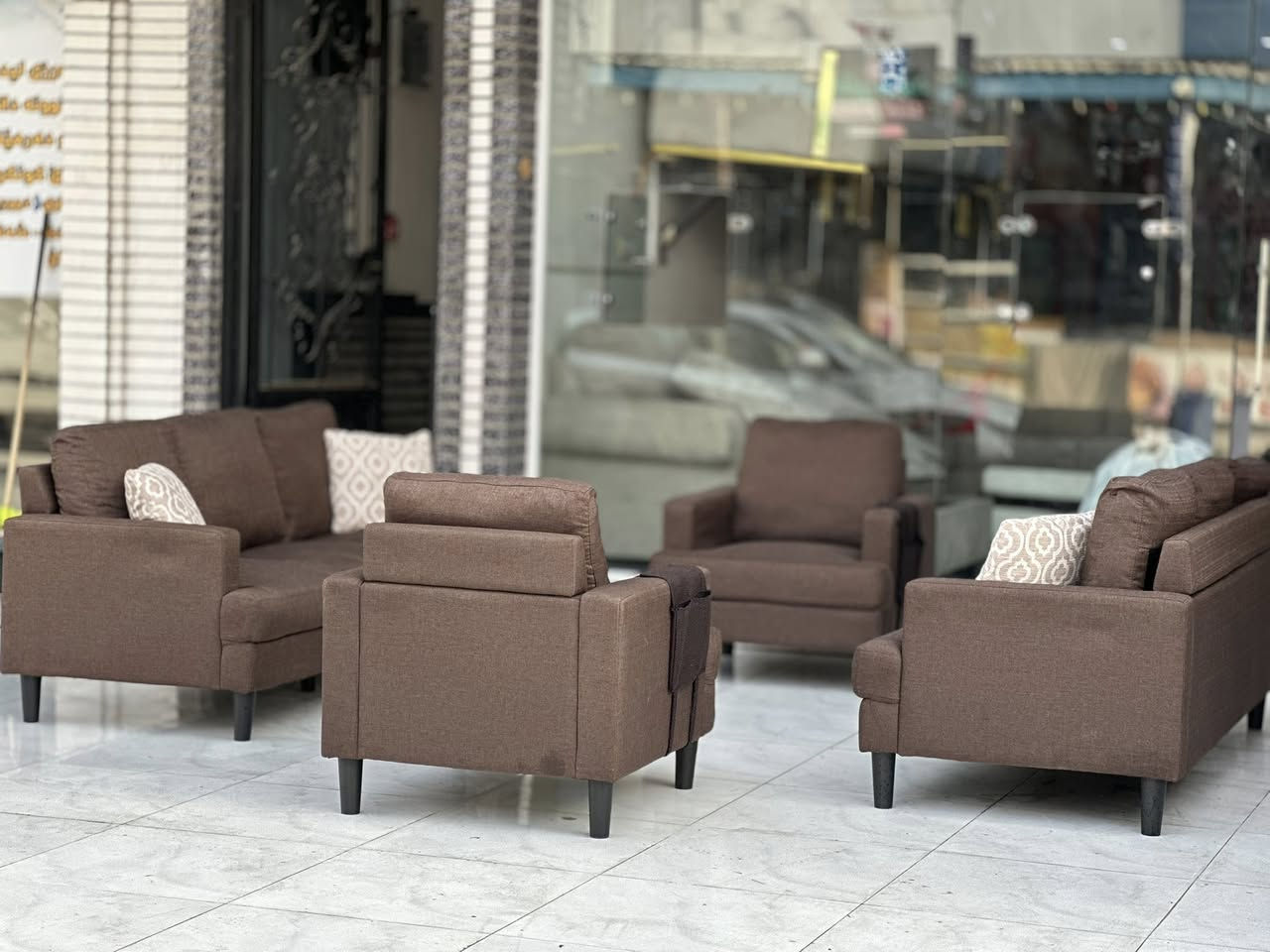 تخم اوربي متكون من 8 مقاعد نضافه جيده جدا  بقماش الكتان بمقد طبي سفوت امريكي  فول بوليستر   هيكل خشب زاني  جيب جانبي   ضهر مترحك  نضام كوشة سحاب سهل التنضيف  عنوانه اربيل زانكو 99 قرب مطعم كص سنگر يوجد توصيل ل بغداد ولباقي المحافظات الأخرى  *********** واتساب فقط علي
