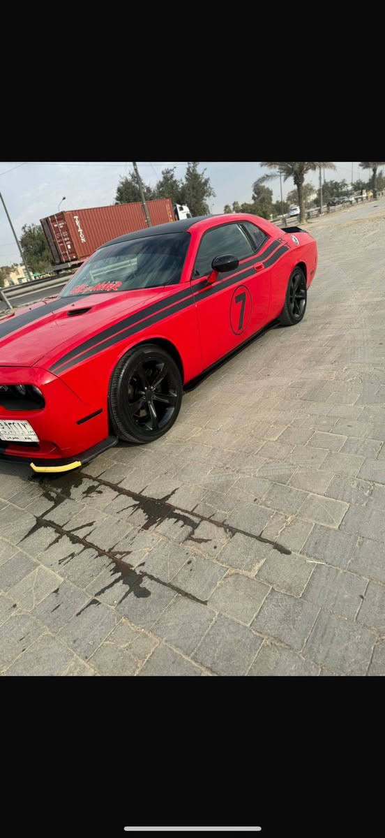 سلام عليكم
جالنجر 2010 محدث بجم 2020
مكينه 5.7
حادثه جامرلغ ايمن مصبوغه حزام بدون قماره ودواخل
جاهزه سستم صوت مابيه اي نقص 
ب110 
***********
