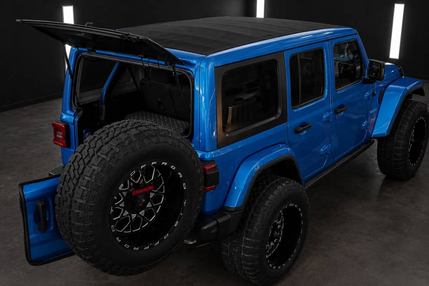 سلام عليكم ..
Jeep Wrangler Sahara Unlimited 2.0 Turbo 🔥

للبيع احلى رانگلر صحارى بالعراق💙

تعديل شركة DTO CUSTOMS الامريكية

2021 اربيل 
-ترفيع ماركة FALCON
- ويل ماركة TIS OFFROAD  
- سقف  Sky One Touch power top 
- دواسات كهرباء امريكي
-دعامية حديد ماركة DTO CUSTOMS
- لد بار داخل الدعامية ماركة RIGID امريكي
- كشافات داخل الدعامية ماركة RIGID امريكي
- لد بار بنيد ماركة NILIGHT امريكي 
تحكم البلوجكترات عن طريق aux accessory wrangler بلادي شركة

سيارة مشتغليها بذوق خاص وتفاصيل مدروسة قطعة قطعة واللي يعرف أسعار الإضافات الأمريكية الأصلية راح يعرف قيمة التعديل الموجود عليها

حادثها دوسة فقط وشخوط جدا بسيطة السيارة كلين
السعر بلاش (295 فقط)
واتساب ***********
