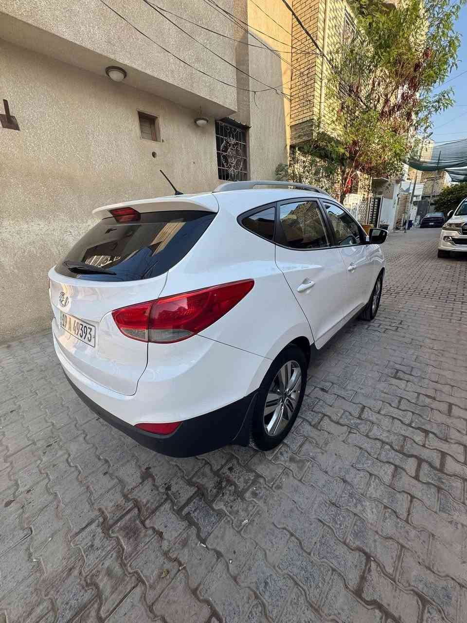 سلام عليكم توسان للبيع خليجي مكفوله من الضربه والتبديل السياره خير من الله تشغيل بصمه بيبان بصمه تحكم ستيرن جهتين تبريد قطعتين  موديل ١٤ السياره رقمها كربلاء ومكانهة كربلاء والسياره استخدام شخصي الاستفسار الاتصال ***********/ ***********

