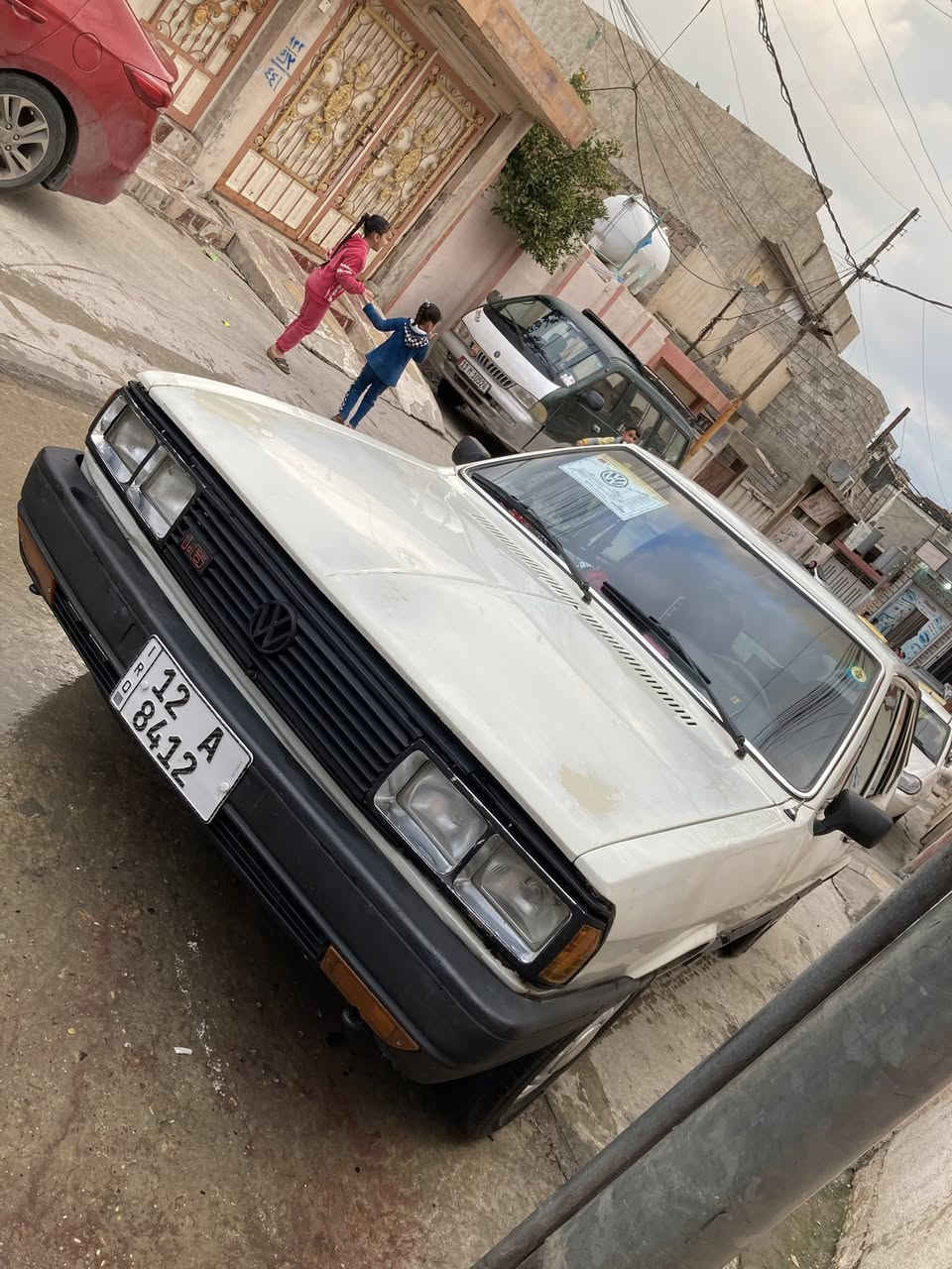 السلام عليكم للبيع برازيلي موديل ١٩٨٧سياره بلاديه كلها شغاله تبريد شغال ثلج تدفئه شغاله رقم دولي جديد صاعده هزه كير ومكينه بشرط كير ٤نمر بلادي ومكينه صفر سته بلاديه كهربائاتها كلها شغاله طخم الورا والكدام جديد سياره جاهزه وبلاديه السعر ٣٤وبيها مجال مكاني موصل *********** وبي واتساب هم وتحياتي🔥
