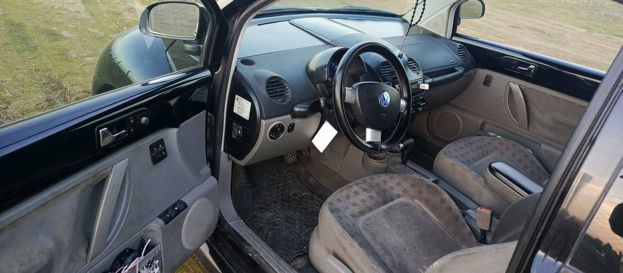 سلام عليكم سياره للبيع لون اسود سياره بدون ضربه جير ماكينه ما مفتوح جير اوتوماتيك جام كهرباء كوشن متحركه موديل السياره 2001 سنويه رقم جديد باسمي عنوان كركوك اتصال ***********
