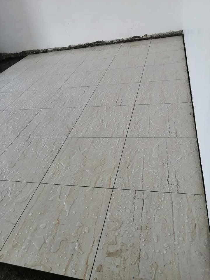 السلام عليكم 
عمل فقط

مستعدون لتغليف الارضيات والجدران بالبورسلين والسيراميك والمرمر والكرانيت تغليف درج الحلزوني عمل درجه اولى نعمل نقدا وبالاقساط***********
