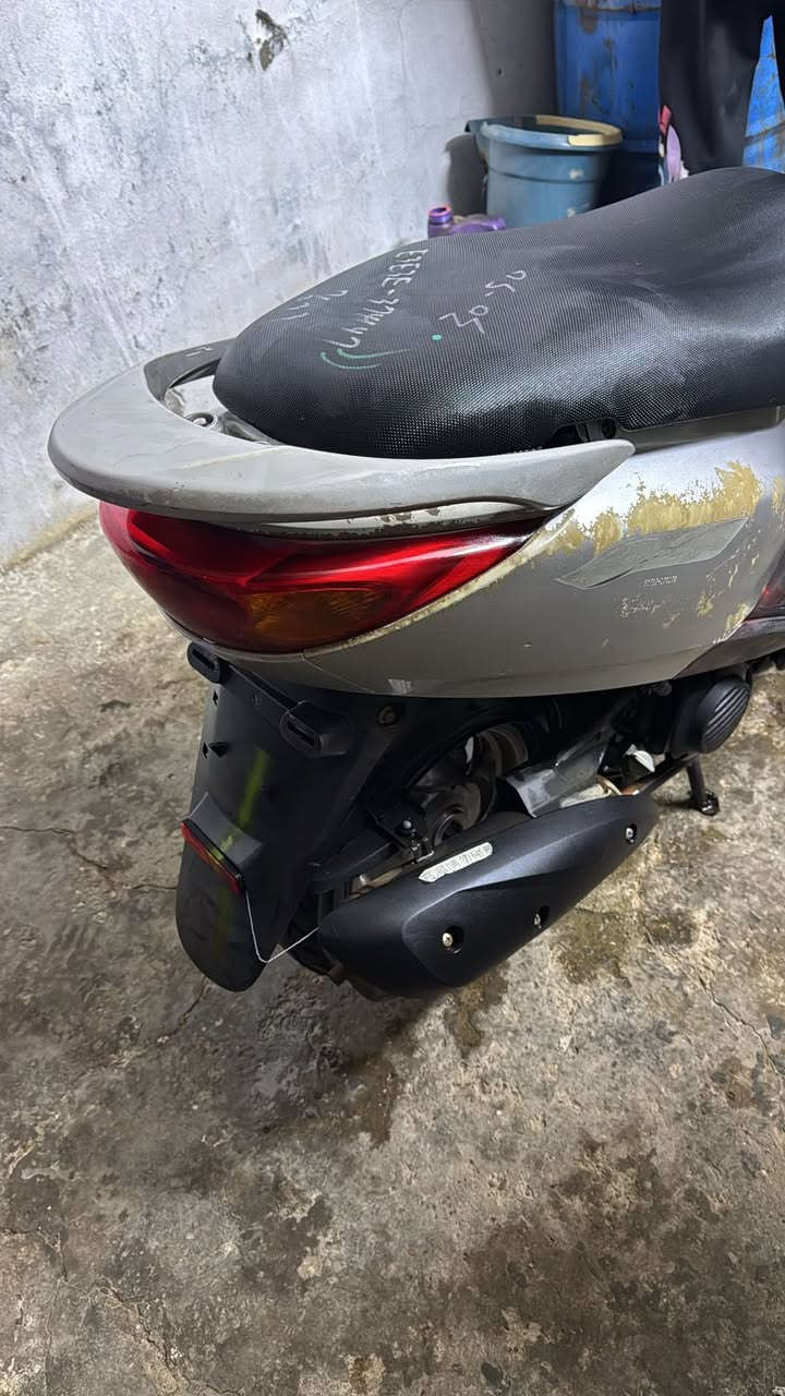 سلام عليكم شباب دراجه صاله سبوعين نازله من رمبه وهاي صوره كدامك دراجه ختم واحد هيه والمكينه مكاني بغداد الامين واتساب ورقم متوفر ***********
