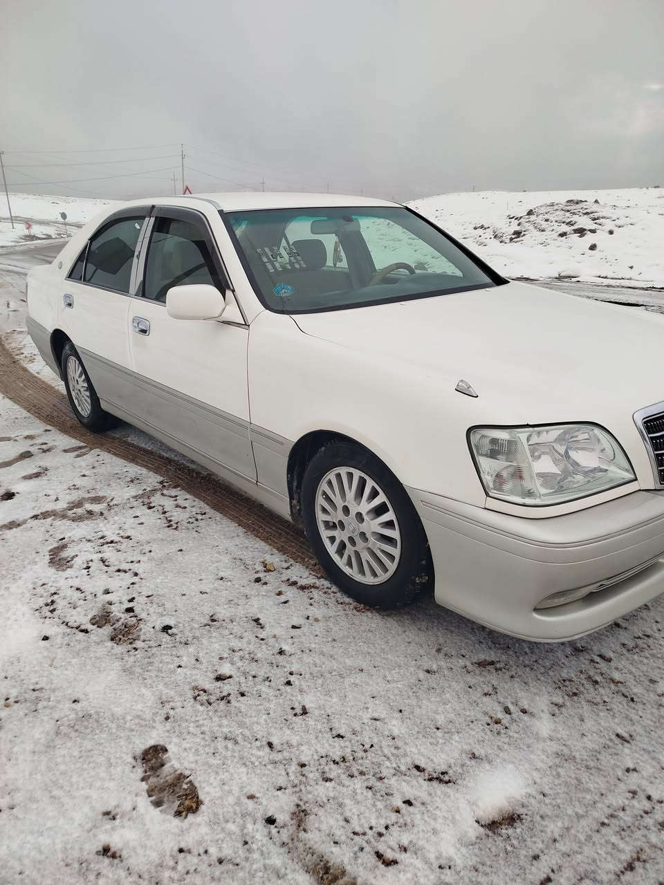 ماشەڵا لەماڵی هەموو لایەک
مەلیکە مووس دووڕەنگی مۆزی
2002دوو دووگمەی پەردە
چوارکوشن کارەبا ناوزەرد
داشبووڵ نەجەف مەکینە 171دیفۆڕی بچوک
بێ بۆیاخی عێراق و ئەورووپا
بەس شووێن مووسەکانی بۆیاخە
بێ چاڵ بێ شووخوت
تایەو ویلی لۆک 
چوار دەبڵی سپۆڕتی لەژێرایە
بەدڵی خۆت بەرزو نزمی دەکەی 
بەشەرتی گێڕ و مەکینە 
تەبرید سارد وگەرمی مەزبووت
برێک مەزبووت
لەگەڵ ڕێزم زانیاریم هەمووی نوسیووە
***********
