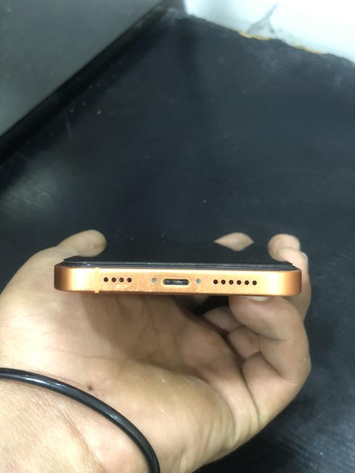 ايفون 11 محور 17   ذاكره 128 بطاريه100 نضيف كلشي مابي فقط الجامه مال كامره موضحه بلصوره مفطوره 190 الف رقم وبي واتساب ***********
