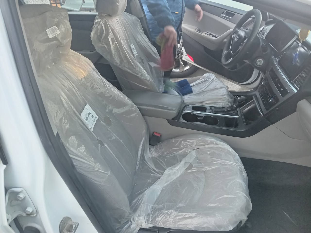 السلام عليكم مرخصت مدير الكروب سوناته موديل ١٥ حادث السيارة جاملغ فقط الأمامي اليسر ماعبر لا شواصي ولا الغود وبيه السياره 3مكانات صبغهن كافع يعني متكشط مكينه كير حداديه تخم تاير تبريد ثلج استفسار أكثر اتصل على الرقم*********** ماكان السياره الديوانية سعره 100 وبيه مجال قليل علمن السيار عده الجاملغ المامي مبدل والباقي كله البل واحد
