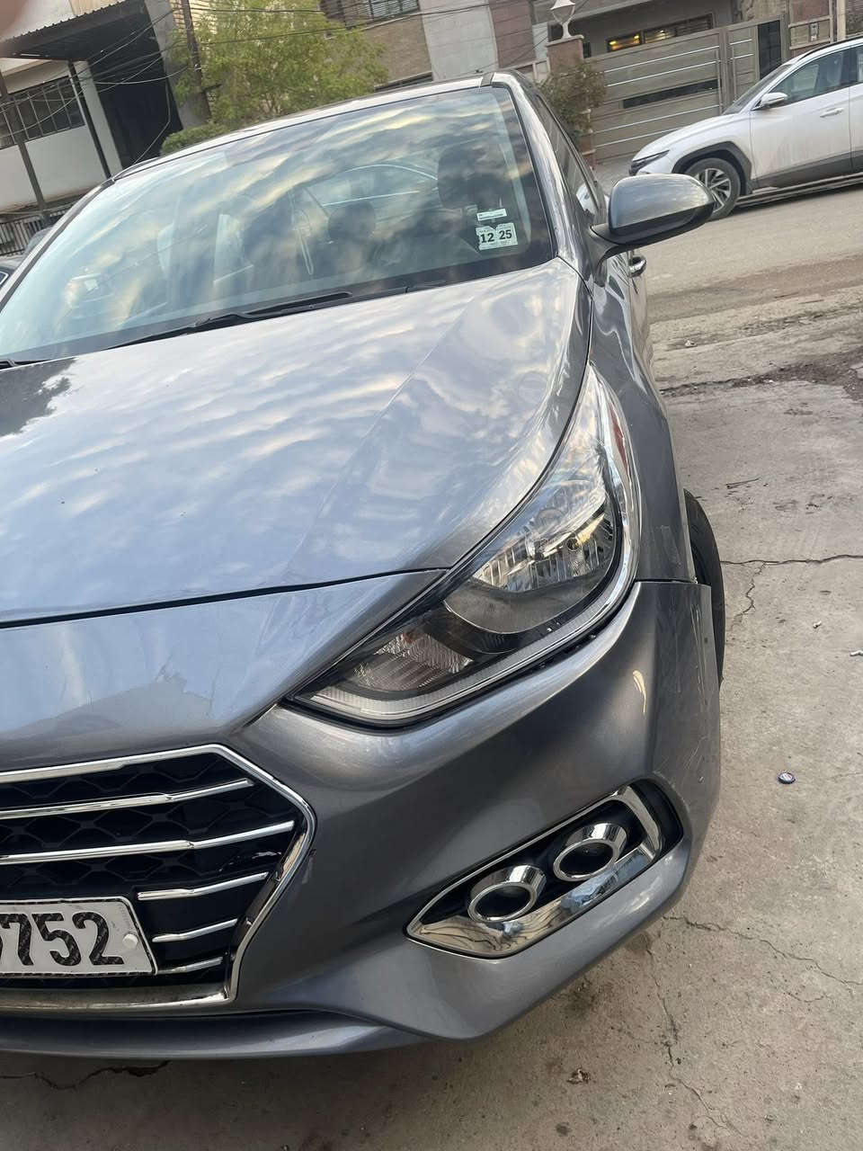 اكسنت 2020 وارد امريكي حادثها امامي مبيها اي نقص مواصفات عاديه رقم بغداد باسمي السعر 97$وبيها مجال الشراي يتصل على الرقم ***********
