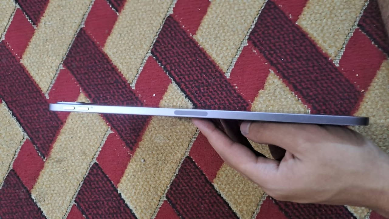 سلام عليكم 
الغني عن التعريف 
iPad Pro(M2)11بوصة 
الجيل الرابع 
ذاكرة 128
بطارية بداية الثمانين 
نضافة 100%
مابي ولا شخط 
مامبدل بي شي ولا داخل صيانة 
غراضة كاملة (كارتونة وكيبل شاحنة اصلي مالتة وكڤر ) وهدية راس شاحنة اصلي 
سعر : 600 وبي مجال خادم للطيبين
العنوان : بغداد الزعفرانية 
للتواصل: ***********
متواجد واتساب وفيس
