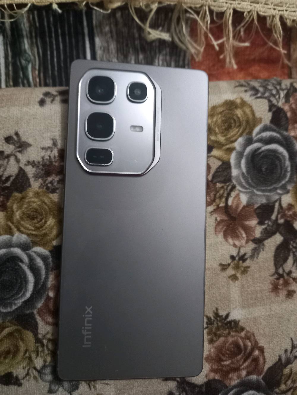 بي فطر بل شاشه صغير 