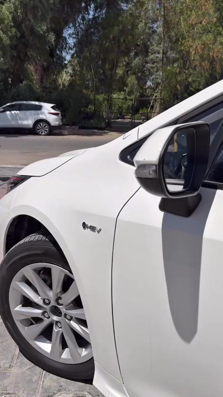 تويوتا كورولا هايبرد || Toyota Corolla Hybrid
◽️ زيرو السيارة
🗓️ موديل 2025
📌 متوفرة برقم بغداد أو بدون رقم

⚡️ هايبرد اقتصادي يجمع بين القوة والاعتمادية
🌟 تصميم أنيق وعصري مع ثبات عالي على الطريق
⛽️ استهلاك وقود منخفض جداً يوفر عليك المصاريف
🚗 قيادة ناعمة وراحة ممتازة داخل المدينة والطرق
🛋️ مقاعد جلد أسود أصلي مع تشطيبات داخلية فخمة
📺 شاشة حديثة كبيرة وسهلة الاستخدام
📲 دعم Apple CarPlay و Bluetooth
🎥 كاميرا أصلية + حساسات أمامية وخلفية
🔐 دخول ذكي + تشغيل بصمة
🛑 هندر بريك إلكتروني
🛡️ رادار أمامي وأنظمة أمان ومساعدة قيادة
🌬️ مكيف قوي جداً مناسب لأجواء الصيف
🌞 فتحة سقف كهربائية
💡 إنارة LED أمامية وخلفية

💰 السعر: 26,400,000 مليون دينار عراقي

♻️ متوفر عدنا:
🔹 تحويل مباشر ثاني يوم
🔹 بيع • شراء • مراوس على جميع السيارات

📲 للتفاصيل أكثر:
📱 ***********
📱 ***********
📱 ***********

📍 بغداد – الكريعات – شارع المعارض - معرض علي شاكر
