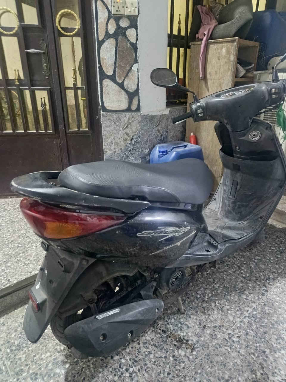 سلام عليكم دراجه بريز صارلهة ٢٠يوم من نازله بعدهي زيرو السعر850وبيهة مجال مكانهة مدينه الصدر الشماعيه للتواصل***********
