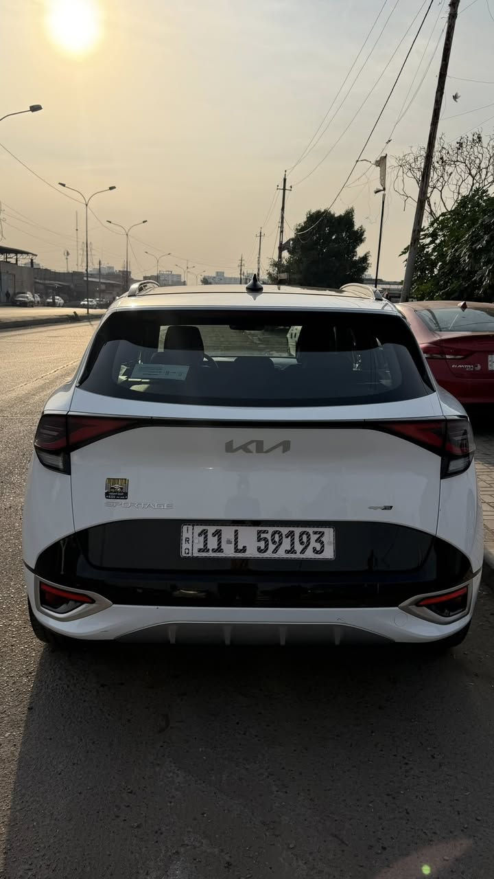 سلام عليكم
للبيع كيا سبورتج 2024 خليجي ماشيه ٢٧ ك رقم بغداد الانكليزي سيارة فول مواصفات 1/1 جيتي لاين  معروفه مواصفات الجيتي لاين فول للاخير 
بصمة 
بونراما 
كشن كهرباء
جنطة كهرباء
تدفئة كشنات وستيرن
مود درايف
لد امامي خلفي
شاشة ديجيتال
حساس امامي خلفي 
مري كهرباء
سبير منازل 
مكاني بغداد صليخ ال ٦٠٠
للاتصال ***********
السعر ب ٢٦٥ وبيها مجال بسيط علماً ان السياره نضيفه كلش مكفوله كفاله عامه بس بيها ٣ شخوط صغار مكحلهن باقي كله مكفول
