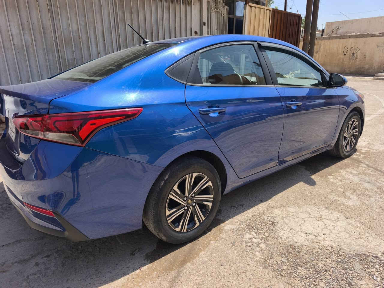 السلام عليكم 
اكسنت امريكي 2019 رقم بغداد
محرك 1600gdi كير at مرغوب
حادثها فقط باب سايق ايرباك الباب فقط موضح في الصور 
 مشروع وطني ماشيه 80 الف ميل 
 سنويه لغايه 2028 
السياره بأسم بنيه واستخدام شخصي فقط 
سياره حيل نظيفه كلشي ما ناقصها ولا شعرايه حداديه جديده تبريد زوج تايرات جديده كهرباءات وميكانيك ادامه كامله

السعر :- 104$ وبيها مجال 

للاستفسار وعندي تصوير فيديو كامل راسلني واتساب او اتصال 
***********
