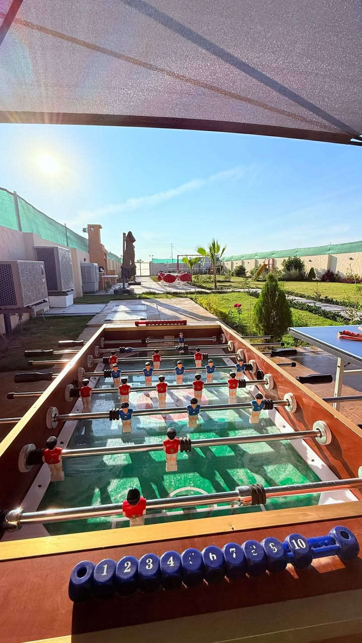 السلام عليكم..مسبح مغلق ماي حار رقم ☆212☆
متوفر الأربعاء شفت فطور وسحور
متوفر خميس يوم كامل وجمعه صباحي 
متوفر ايام 《《《العيد الفطر المبارك 》》》
منضدة فيشه ملعب طائرة كرة ريشة 
مسبحين مغلقه حار حجم كبير
غرف نوم وصاله مطبخ مؤثث بالكامل
حدائق باربيكيو جاهز 
نت وخدمة توصيل باب المزرعة 
كراج وجلسات متعددة 
للحجز واتساب ***********
كل المزارع موثقة شركة المصطفى لسياحة المسابح 
موثقة بتطبيق اجرلي
