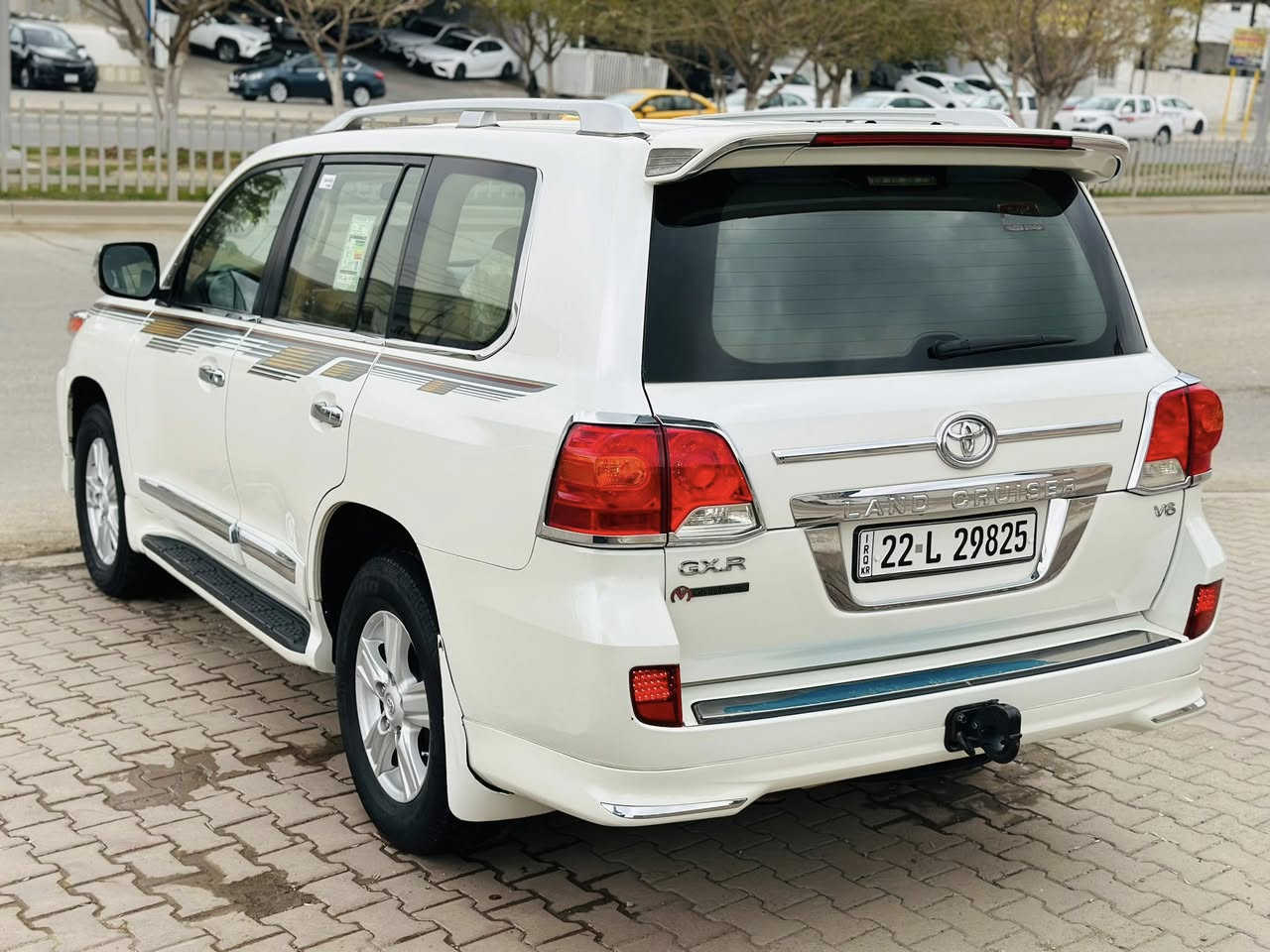 اسلام عليكم اخوان لاندكروز للبيع موديل 2013 موصفات فطيم محرك مامفتوح ماشيه 140 سياره كلين رصعه مابيه شرط تبريد تدئفه تبريد ثلج ❄️ صدر امامي خلفي شرط حداديه كله نضيفه سعره 350 وبيه مجال لشراي العنوان كركوك ‭0777 449 4069‬
