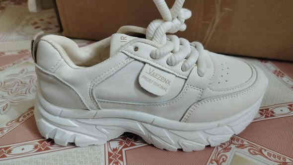 شلعة احذيه الي يريدهم يتواصل خاص والي يريد مفرد هم عادي 
رف مكتبي حديد سعر 10الاف
التواصل اتصال او  واتساب ***********
