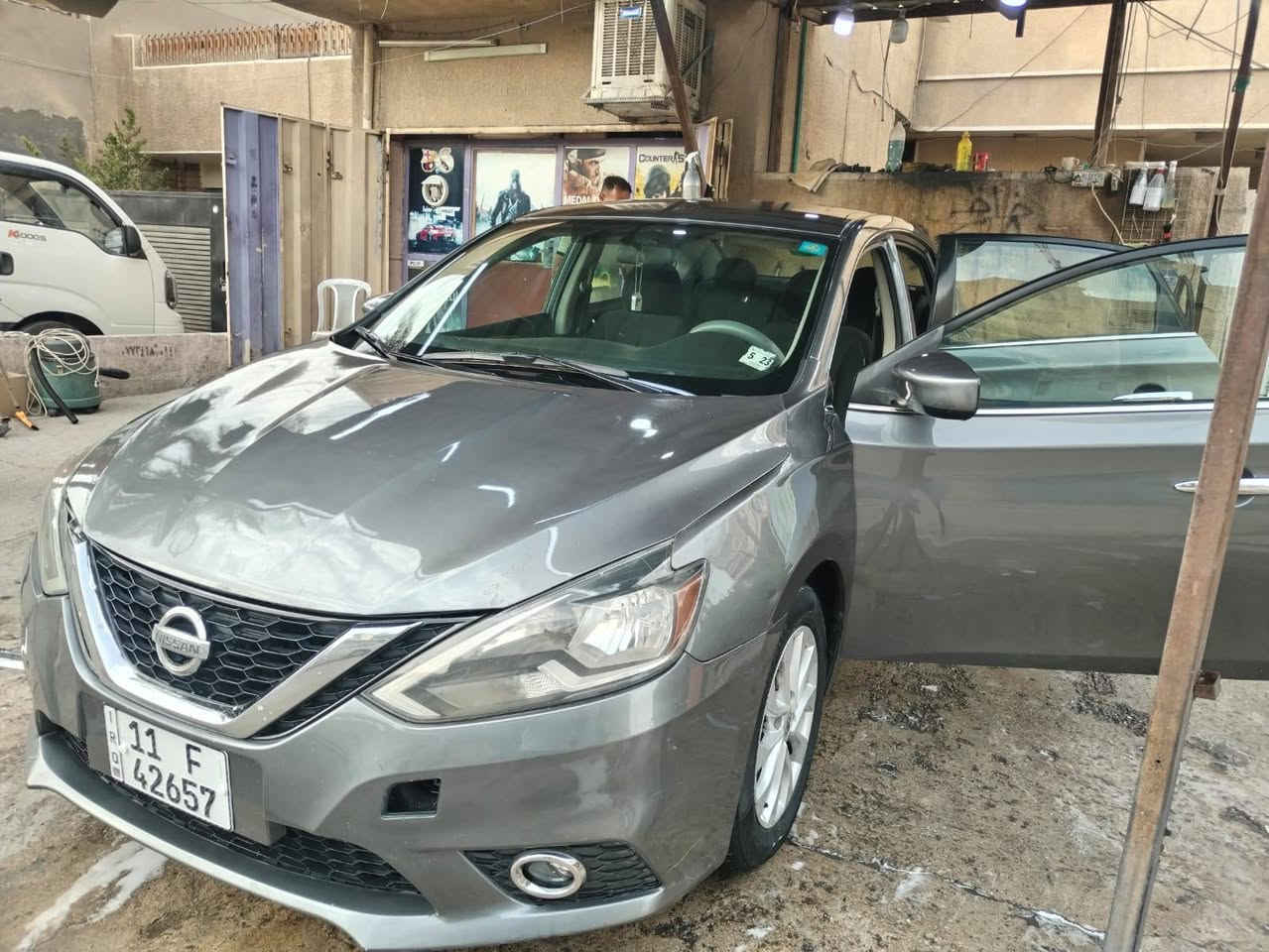 السلام عليكم نيسان سنترا موديل ١٨ وارد امريكي حادثهة بنيد سطحي وبيهة صبغ باب خلف السايق وجاملغ السيارة حلوة مرتبة جاهزة من ايدك للشارع ماناقصهة برغي سعر ١٠٥ وبيهة مجال ***********
