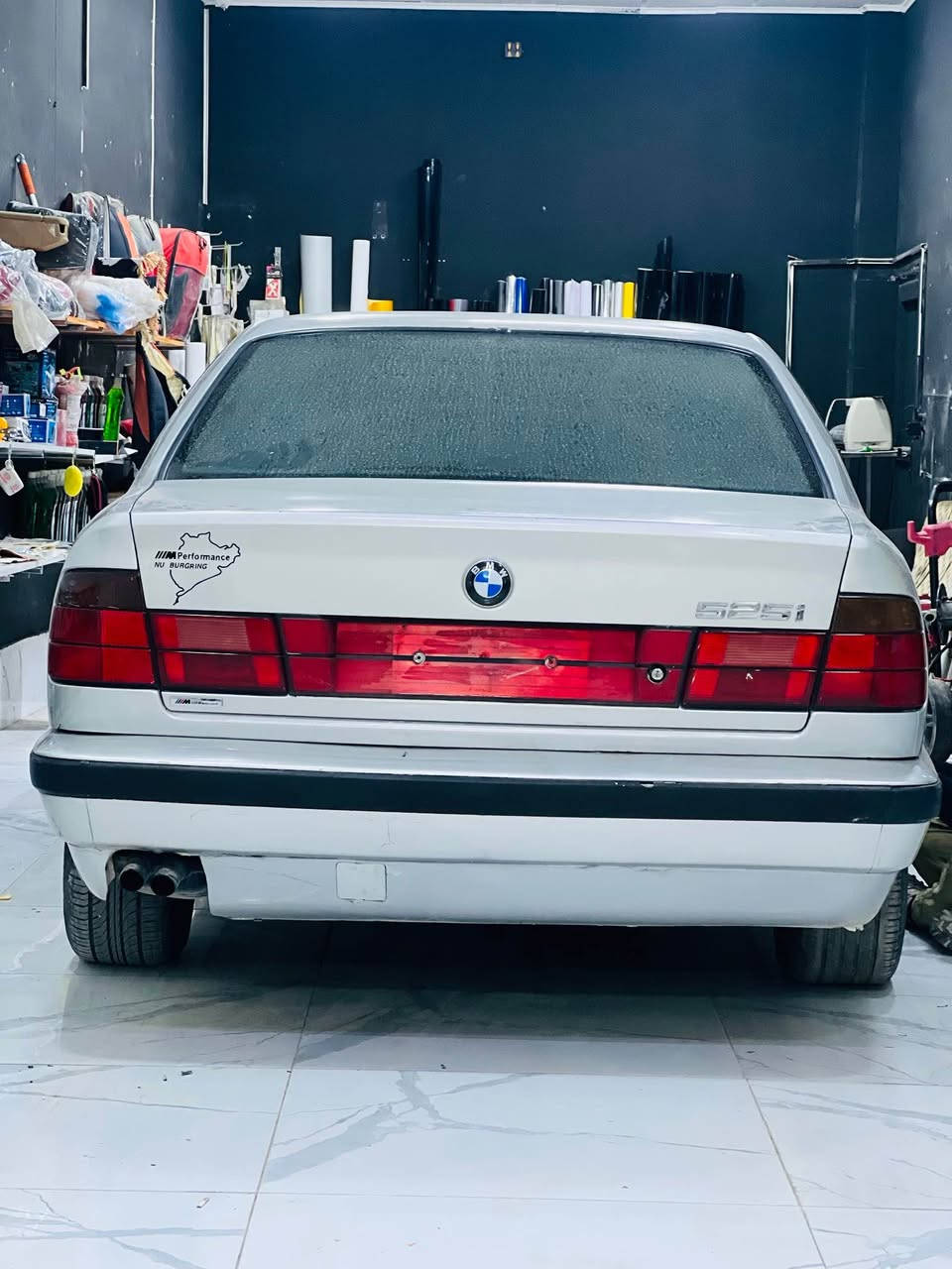 بي ام للبيع او مراوس حسب القناعه
موديل 1991 تبريد تدفهه شغال
كير اوتماتيك رقم سليمانيه
صدر جديد سياره جاهزه اي عيب مابي 
مكان سياره ديالى خانقين 
سعره 65 بي مجال 
م*********** خناقين, ديالى
