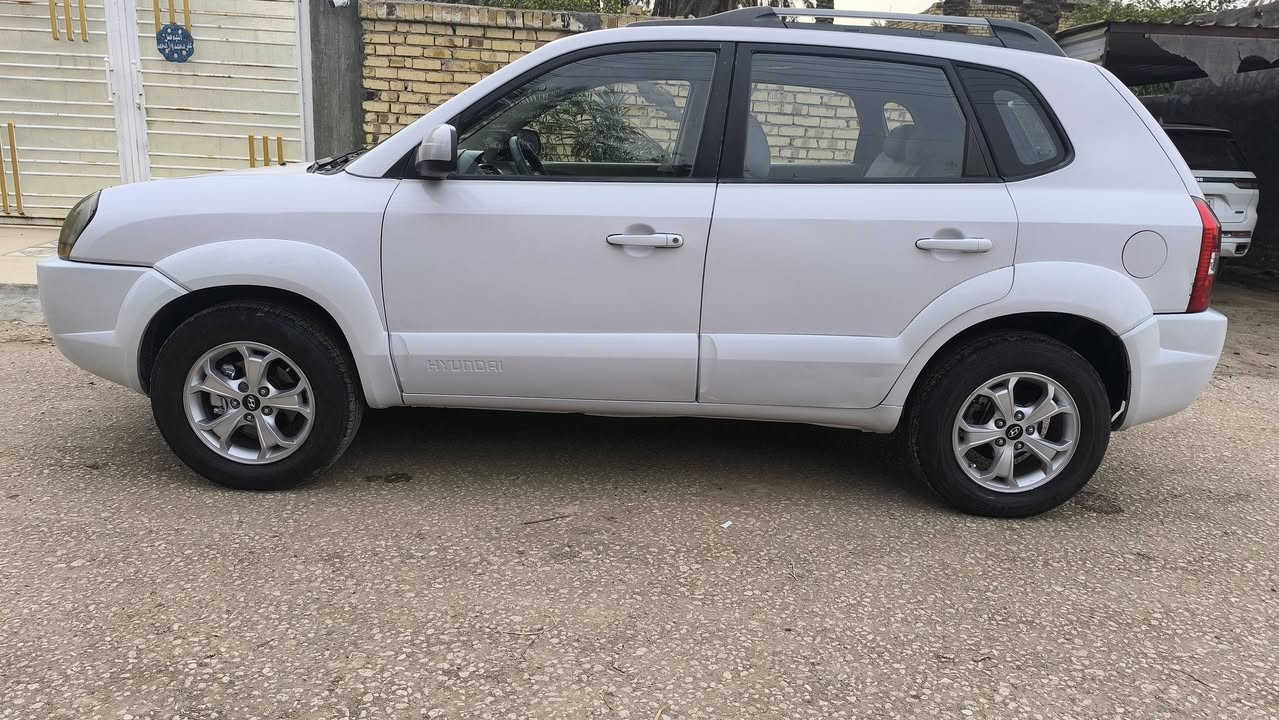 توسان 2010 خليجي 
كير ومحرك وتبريد وصدر وكهرباء وتايرات كله مضبوط ، فول مواصفات تبريد بيانو فتحه محرك 2000  دوش ، بيه قطع صبغ بدون حادث ، سياره جاهزه ونظيفه مال جناي ، رقم بغداد تتحول بأي محافظة ، المكان بابل ، السعر  ١٠٣
***********
