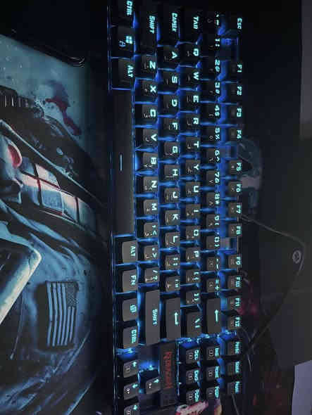 CPU : r5 5500
CPU COOLER : SNOWMAN MT620
GPU : RTX 3060 12gb
M.B : Gigabyte B550M Aorus Elite
RAM : T FORCE 2x8GB 3600mhz
M.2 : Samsung 990 pro 1TB
Psu : 650w bronze
Case : Antec NX410 V2
شاشة:
‏MSI G274QPF E2 (2k 1ms 180hz IPS 27 inch 
تواصل : *********** مكان بغداد
