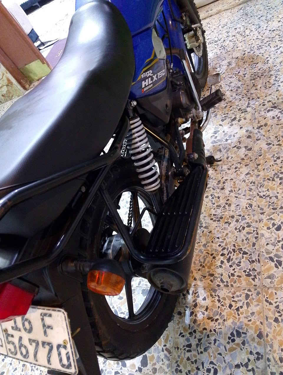 سلام عليكم 
للبيع Tvs موديل 23 رقم وسنويه بأسمي 
دراجه كامله مكمله مابيهه اي نقص شغاله نكره سلف  
تجي وتشوف بعينك  وتفحص 
مكينه بلاد مامفتوحه 
كهرباءيات كامله كل شي شغال بيهه 
ماشيه 25 الف 
مكاني البصره 
السعر (2500) (مليونين ونص )بيهه مجال بسيط حك الجيه 
للتواصل ***********
