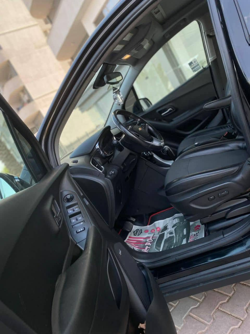 تراكس موديل2020 كير مكينه صدر حداديه  كل بشرط تبريد ثلج  و قتعتين سبخ بدون دواخل سياره بسمي لحد 2030  

***********اسيا
***********كورك كركوك, العراق
