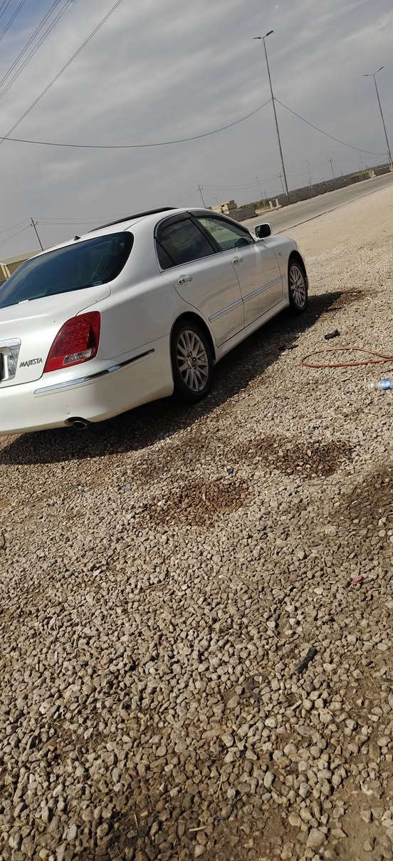 اسلام عليكم سياره ادوات
فول واحد على واحد 
رادار 
5 دكم 
فتحه
تبريد 3 
ثلاجة 

3برد 
كلهن بيه كفاله عامه 
السعر 98 
***********
السيارة ب النجف
