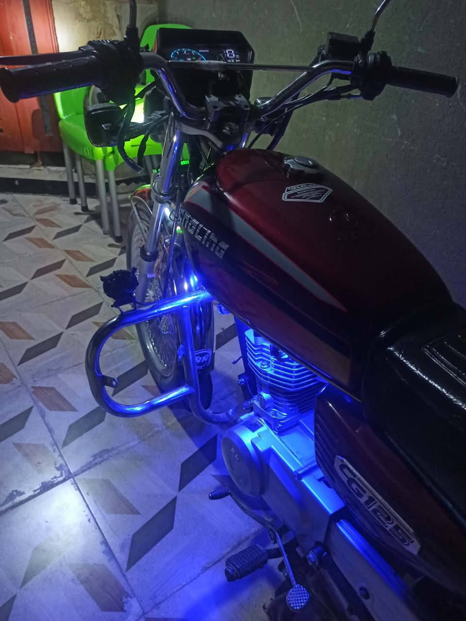 السلام عليكم… اخوان دراجه تايگر موديل 24  محرك مامفتوح اوراق جاهزه من كلشي   سعر. 650 بيها مجال بسيط للاستفسار ***********
غير متواجد على الفيس
