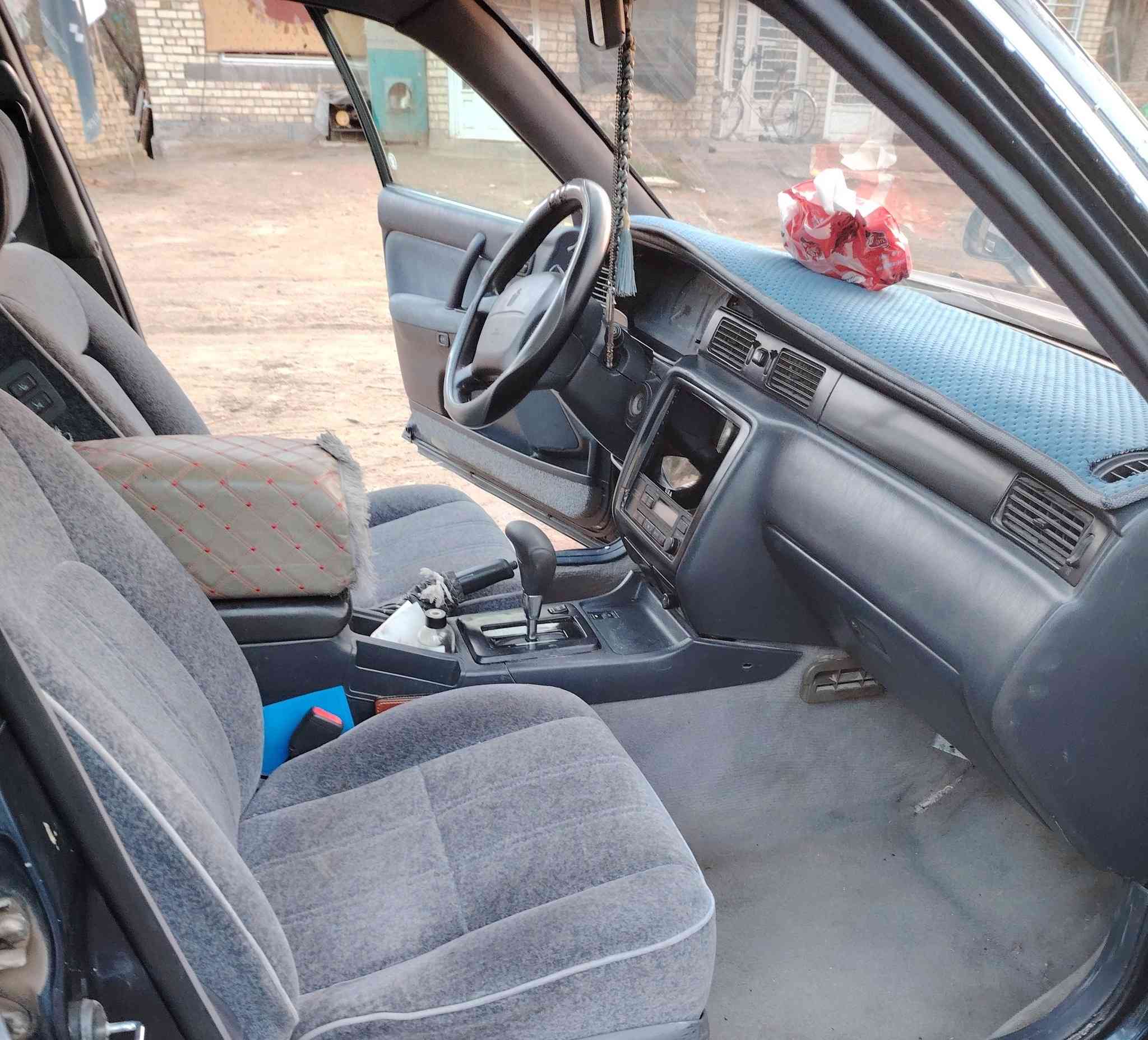 السلام عليكم ورحمة الله وبركاته مساكم  الله بالخير والعافية اخوان سيارة للبيع كراون راس الثور تكم نجف بسمي سيارة يسرة بلاد مو تحوير كلها شغاله شوكت تريد تحويل حاضر ان شاء الله مواصفات السيارة شادلها غرفه من اليابان خمس دكم لان غرفتها كانت تعبانه كلها كهرباء مكينه وكير وحداديه وتبريد جيده جدا مكان السيارة نجف كوفه العباسيه وهذا الرقم بيه وتساب السعر 120وبيها مجال ***********
