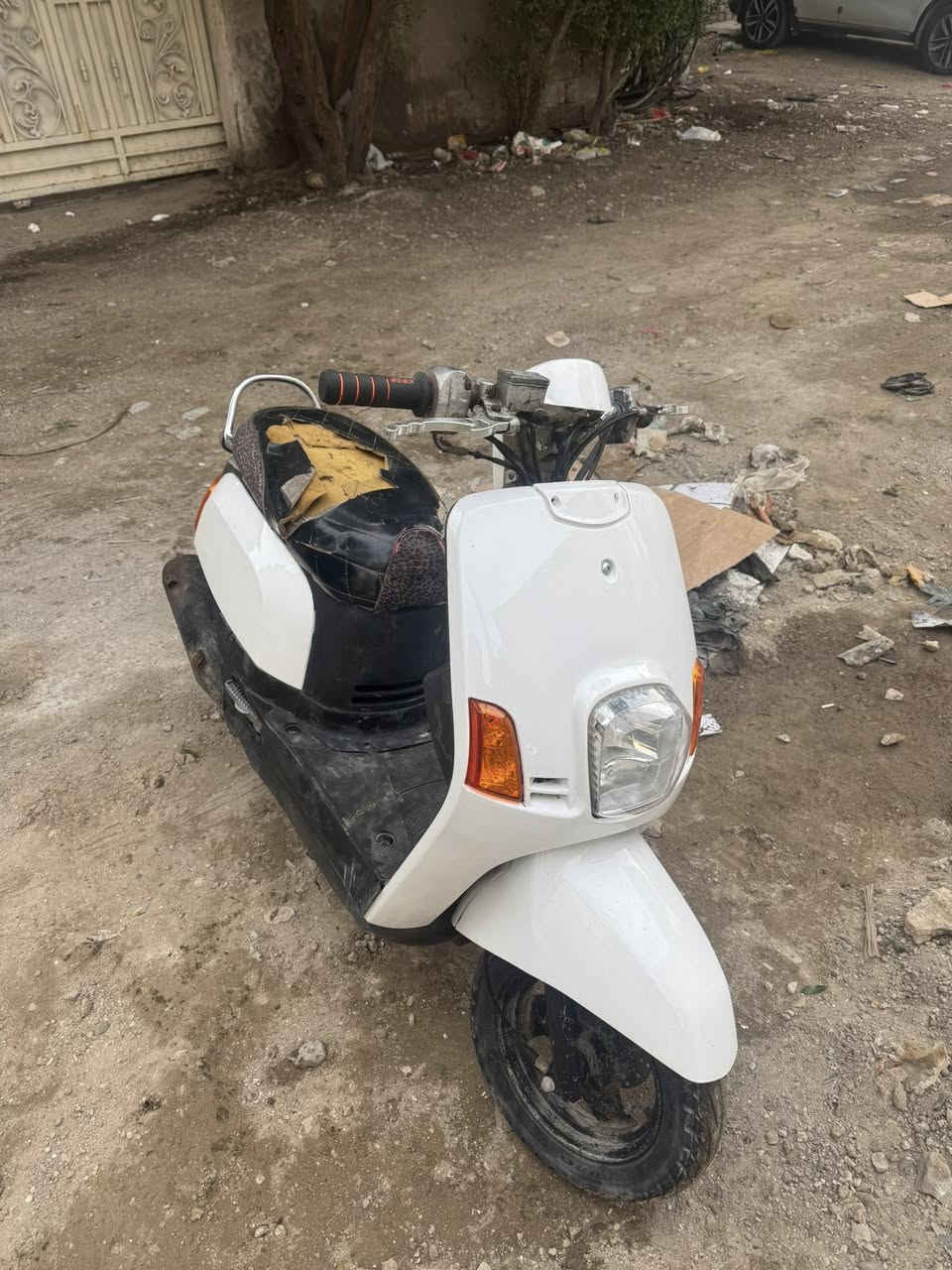 السلام عليكم دراجه بوليس دراجه نفضيفه وحلوه الدراجه نقصها كابريتر وبريك امامي وخلفي ودوشمه كشن مكينتها نضيفه وما ملعوب بيها وكلشي شغال بيها من كهربائيات تجي تفحص وشوف السعر 450 وبيها مجال للتواصل***********
