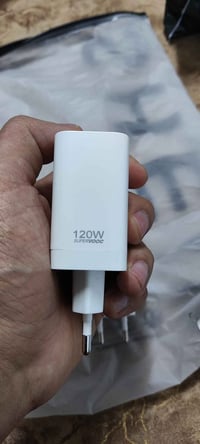 شاحن ريلمي • ١٢٠ واط • كسر كارتون