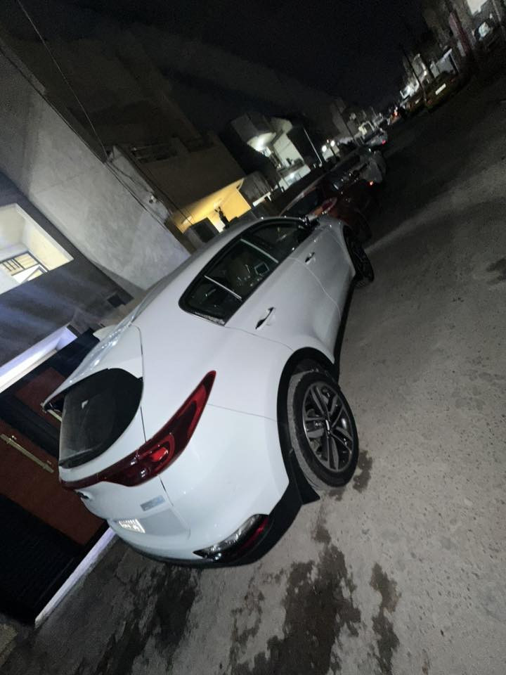 سبورتج للبيع 2020 نص فول
ماشيه 26

سعره 205 وبيه مجال 

السياره جديده

***********
