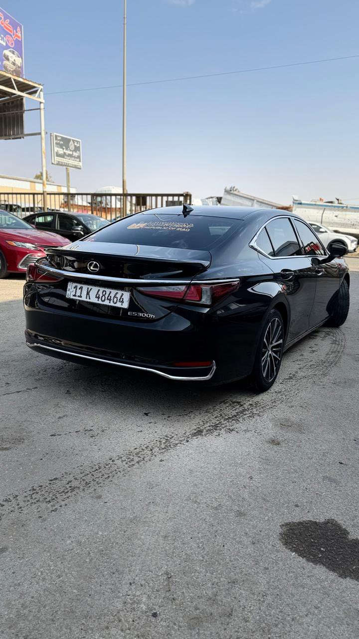 سلام عليكم
لكزس ES300 2024 

نوع الضرر : بنيد

المحرك: 4 سلندر سعة 2.5 لتر

 • نوع النظام: هايبرد (بنزين + كهرباء)

 • القوة الكلية: حوالي 215 حصان

 • ناقل الحركة: أوتوماتيك E-CVT

 • نظام الدفع: دفع أمامي (FWD

 • مقاعد جلد فاخرة

 • نظام صوت Mark Levinson (في بعض الفئات)

 • شحن موبايل لاسلكي

 • Apple CarPlay و Android Auto

 • تحكم كهربائي بالمقاعد مع تبريد وتدفئة

• فتحة سقف

 • مرايا كهربائية مع طي تلقائي

السعر 260وبيها مجال بسيط 

 للتواصل والاستفسار على الواتساب 

***********
