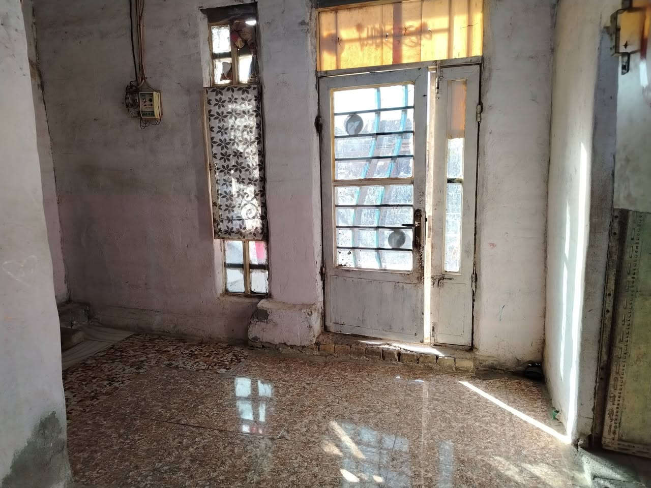 تقبل الله أعمالكم
اخواني الأعزاء بيت تجاوز للبيع في حي العامل
البيت 250 وشويه متر بي البيت 
1 تلاثه غرف كبار
2 صاله كبيره / ومطبخ /واستقبال
3 صحيات خارجيه وصحيات غربي داخليه
3 بي كلدور
4 ساحه جبيره
البيت كله سراميك وا الساحه شتايكر
توه تم التعديل بيه
اأكبر الشوارع بل تجاوزات
السعر خاص 
للاستفسار الاتصال على الرقم
***********

