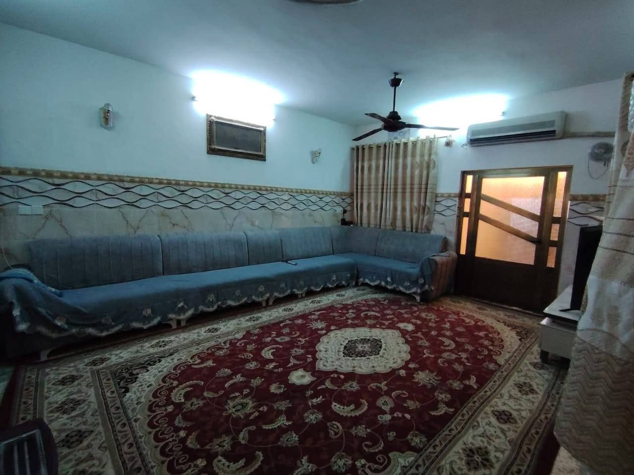 #عروض-مكتب برج الملكي للعقار 
دار للبيع في حي الغفران
بمساحة 120م الواجها 6
طابقين 
الطابق الاول غرفتين نوم وهول واستقبال ومشتملات
الطابق الثاني غرفتين نوم وهول ومشتملات
سعر الدار 240 مليون وبي مجال
للستفسار مراجعة المكتب الكائن في حي الغفران قرب منتزه فلورانس
الاتصال على الرقم التالي
***********
