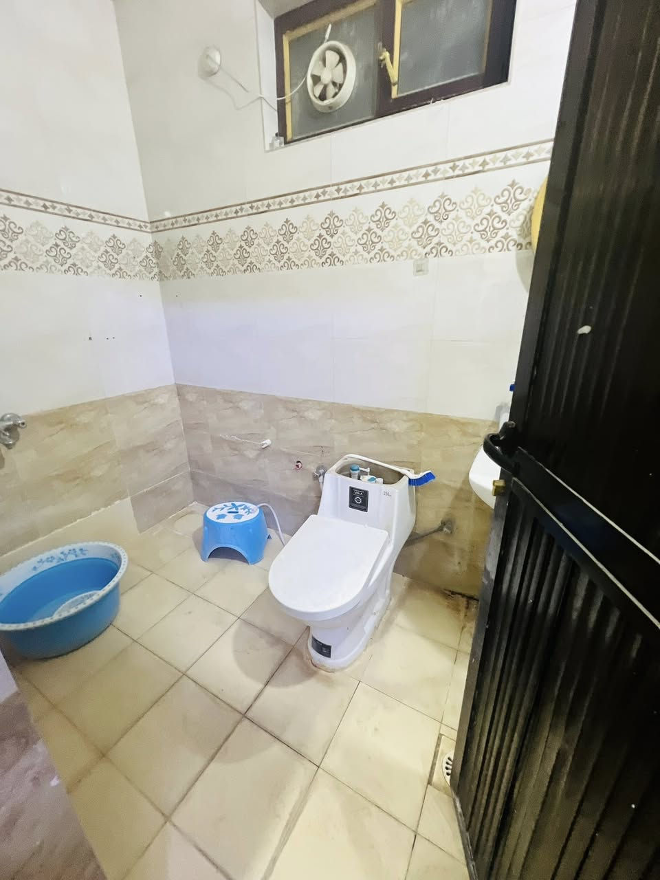 للإيجار طابق اول غرفه وصاله ومطبخ خدمات
الأيجار 600 مع مجال بسيط 
الموقع  شارع جامع الهدى 

***********
مكتب الجميلي للعقار 
شارع المركز مقابيل 
كباب كاكا علي 
💢💢💢💢💢💢💢💢💢💢💢💢💢💢💢💢
