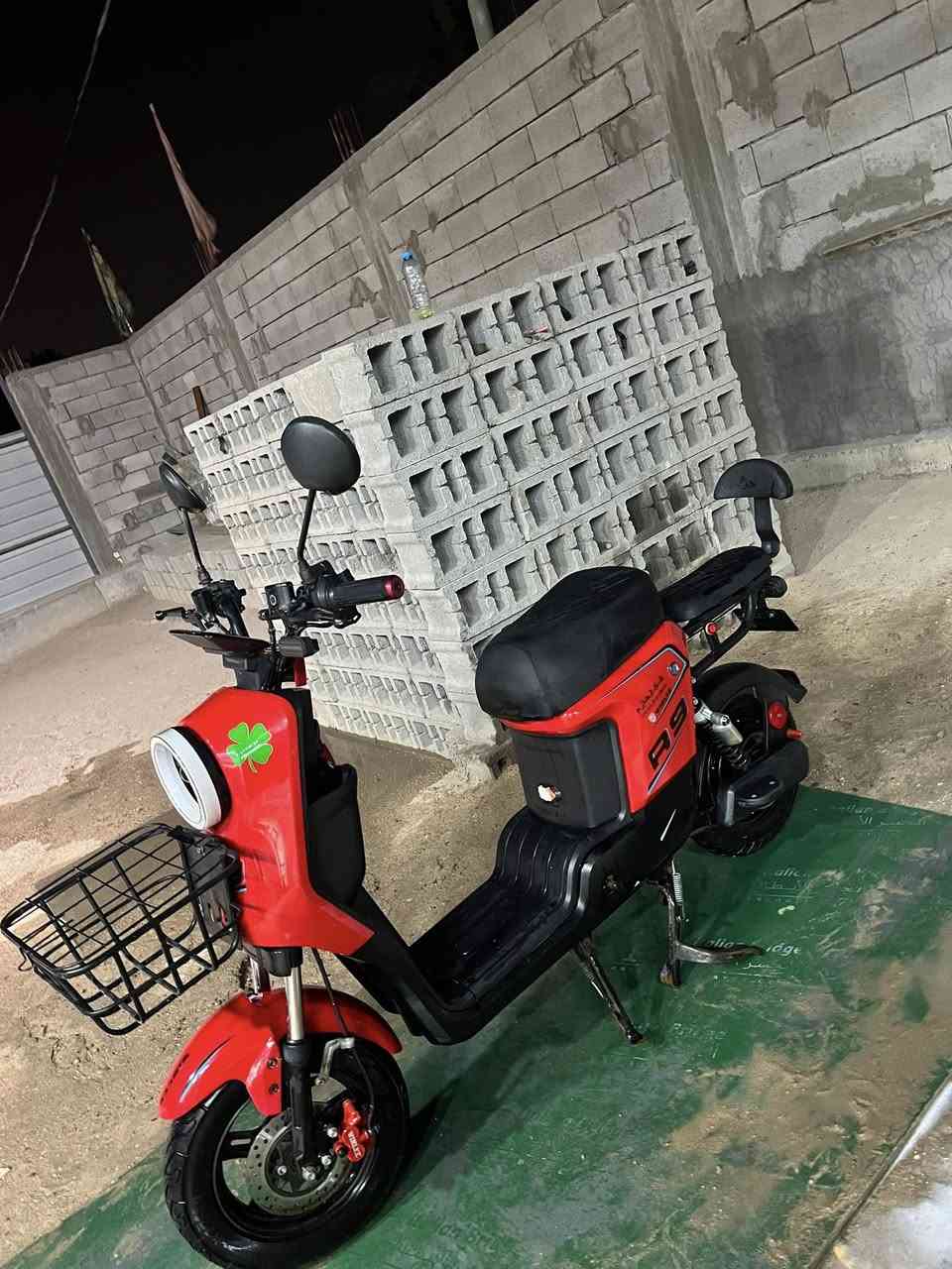 السلام عليكم درجه شحن R9للبيع دراجه نظيفه كلشي مابيها موديل 2025 السعر 400وبيها مجال بيع فقط ما اروس ***********
