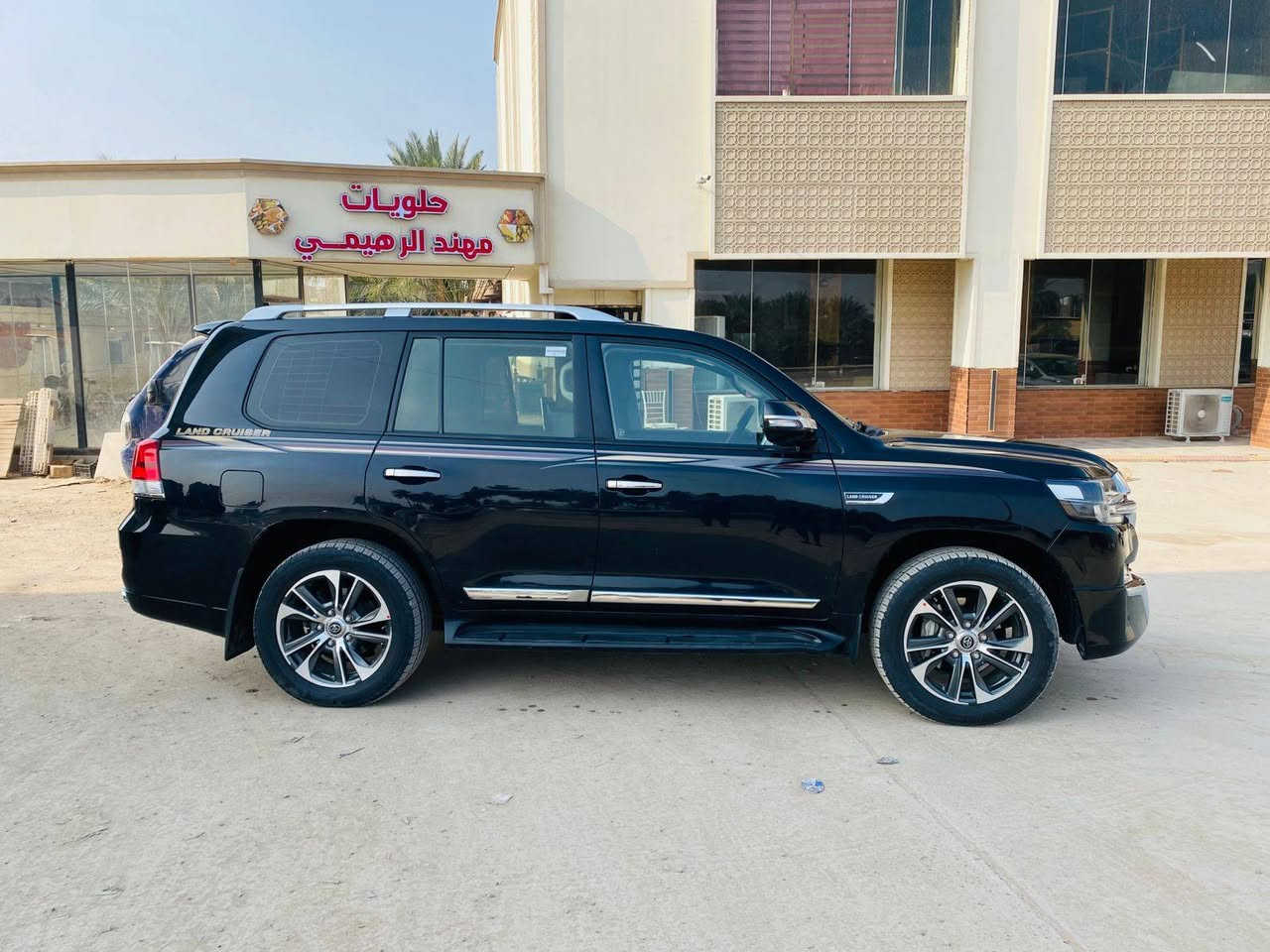 يا الله السلام عليكم
للبيع تيوتا لاند كروز ٢٠٢٠ مكفول كفاله عامه رقم اربيل الجديد 
توهى محوله سنويه الى ٢٠٣٠ سياره جاهزه هزه جديده تريدتحويل تريد وكاله حاضر مكفوله من كلشي كير او مكينه وحداديه وتخم تاير بل كارتون هس توني شاده يعني نقص شعره مابيهى تراي وين مايعجبك 
للعلم السياره فول مواصفات واحد على واحد 
معروضه السياره اب 485وبيها مجال لطبين 
اي استفسار اني حاضر 
***********
***********
