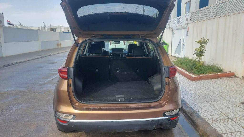 كيا سبورتج موديل ٢٠٢١ وارد أمريكي 
السيارة كامله ما ناقصها اي شي محرك نظيف وحدادية جديدة 
للتواصل على الرقم ***********
مكاني النجف النجف, العراق
