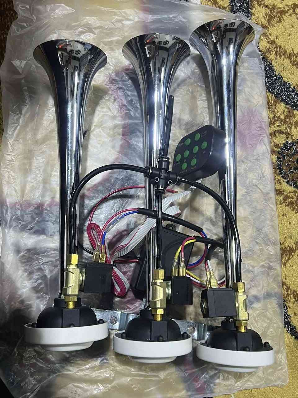 لسلام عليكم . بوق هورن جديد اصلي السعر:45 ألف مع التوصيل للأستفسار التواصل مع الرقم ‭0771 253 4735‬
