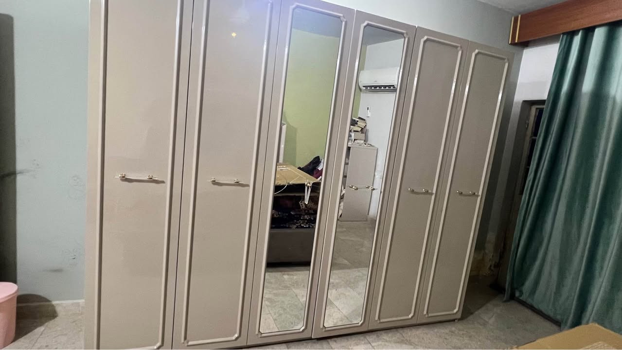 كنتور ست أبواب يحتوي على مراه مفطوره من المقبض الخشب ثقيل ومصبوغ بصبغه تمنع الرطوبه بغداد, العراق


**إذا كنت صاحب هذا الإعلان وتريد حذفه لأي سبب، رجاءا أرسل رسالة إلى الدعم الفني**